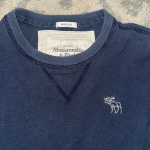 Abercrombie & Fitch "Muscle" l/s shirt - super soft & comfy! Great condition!